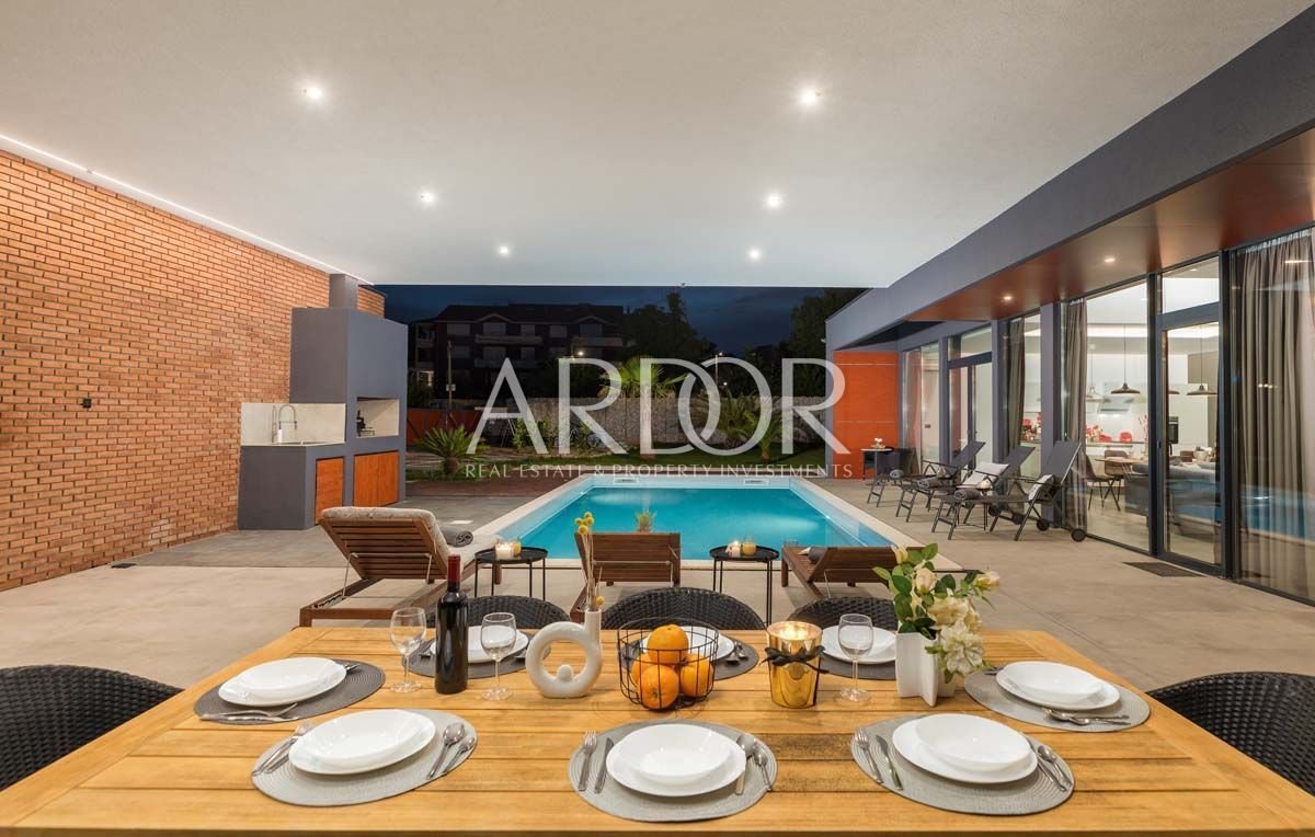 1706532345_26-244-1200-800-80