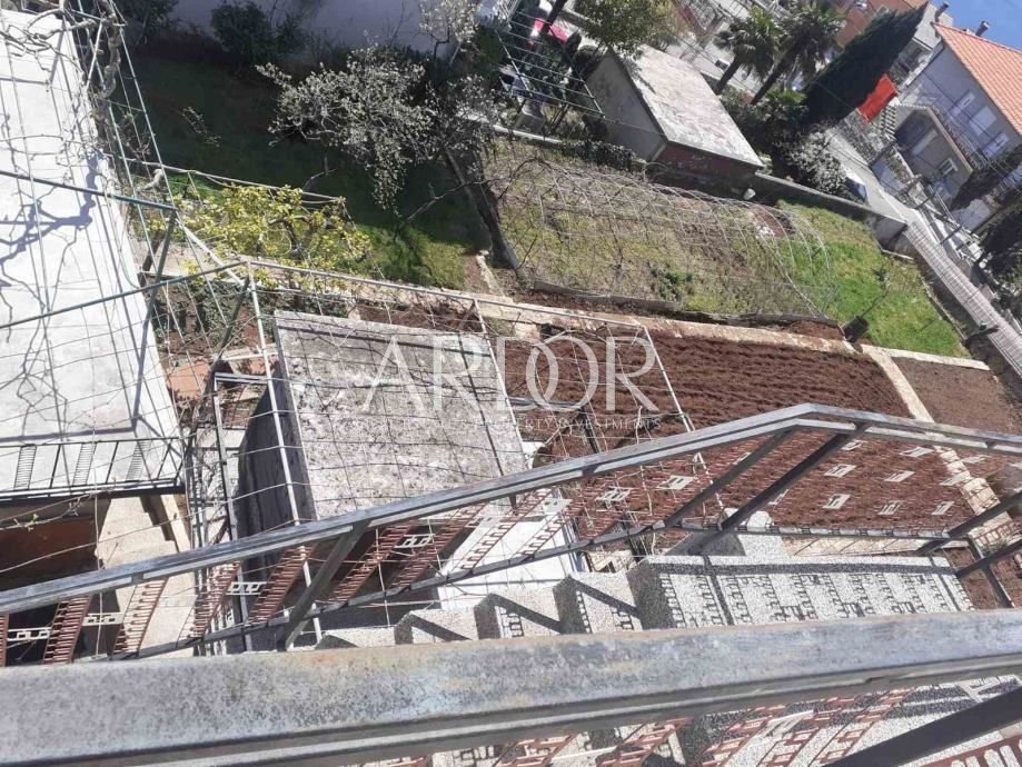 1709030393_dům-řeka-250