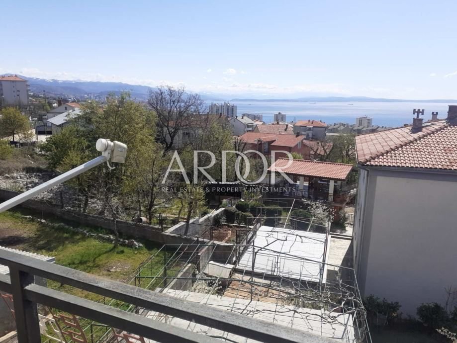 1709030404_dům-řeka-250