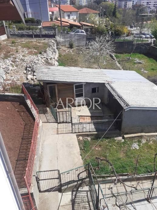 1709030416_dům-řeka-250