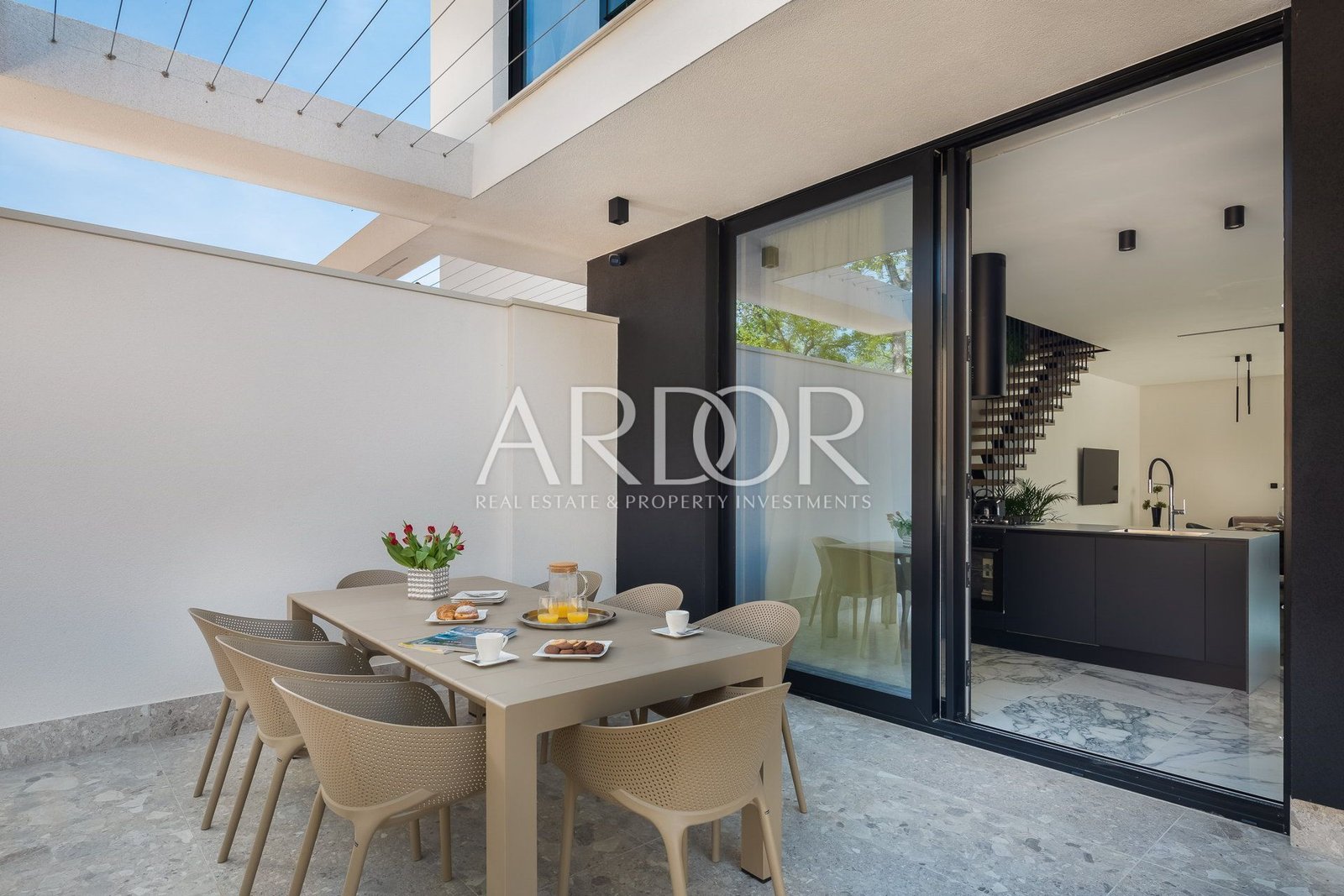 1710239435_659c20eaa34f4177542774