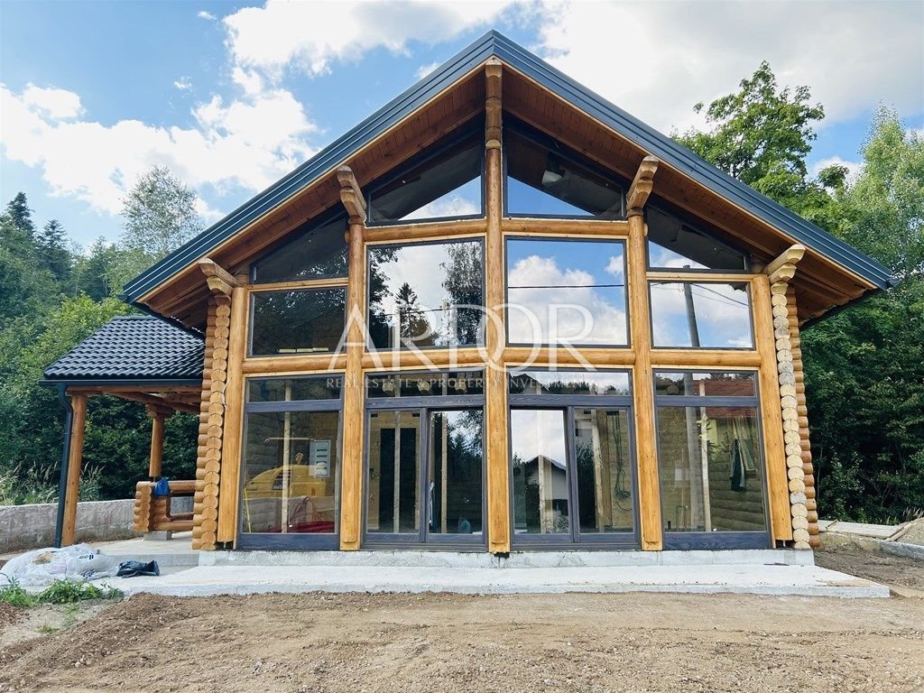 1710421122_img4996-271120231936087908