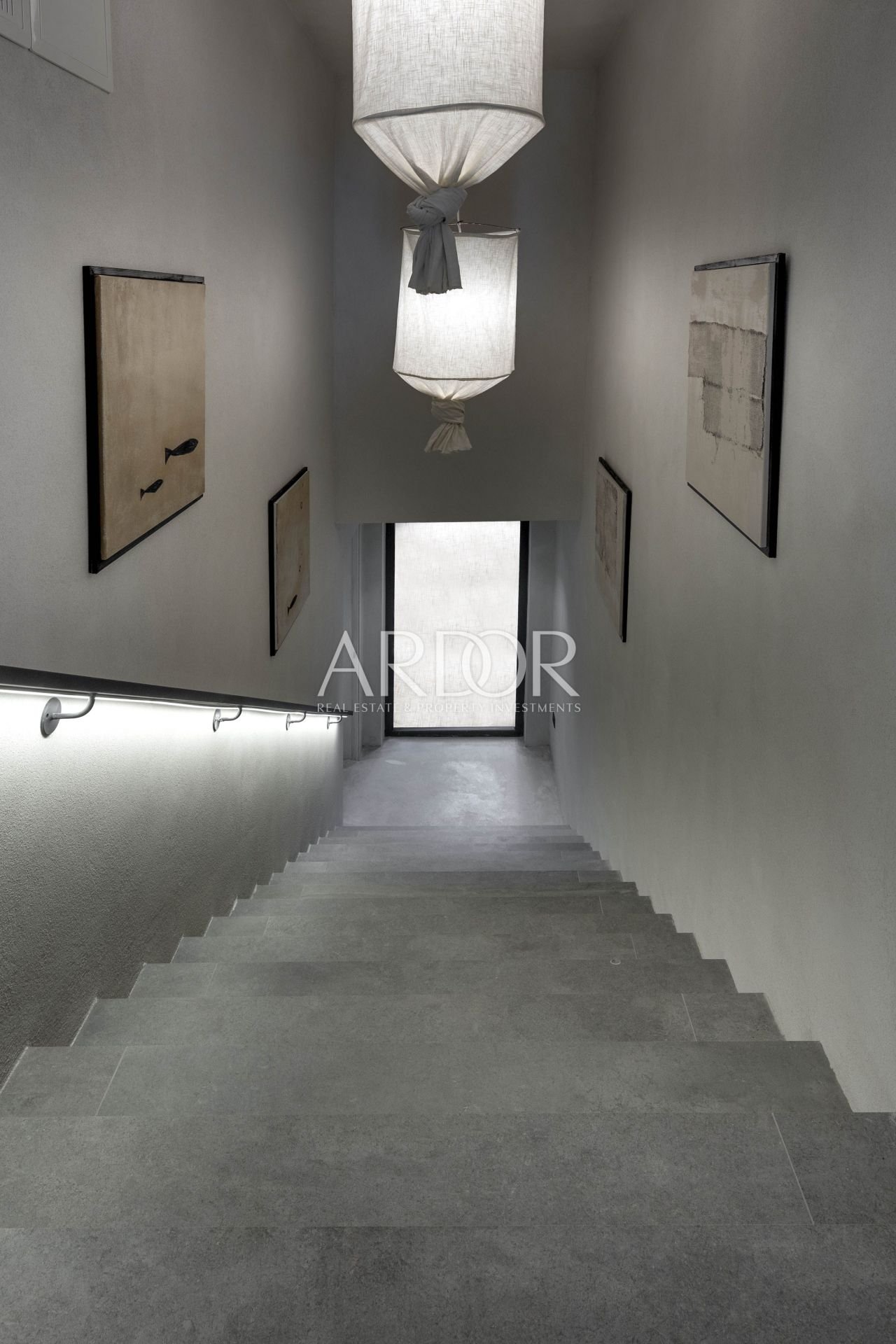 1711546793_aa_int_05