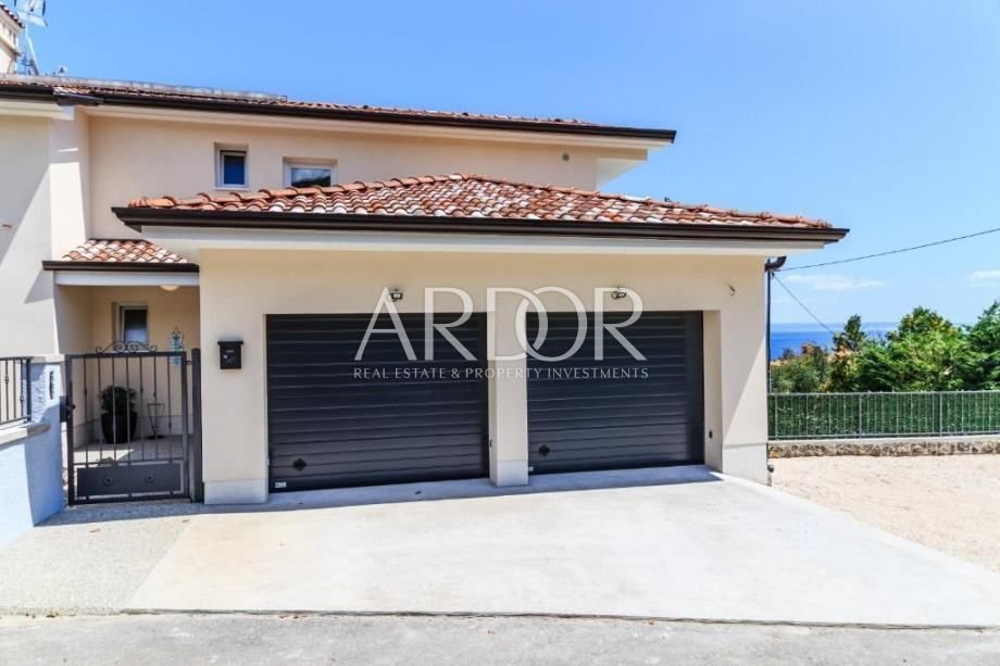 1712741643_ika-samostojeca-vila-apartmanima-bazenom-pogled-more-slika-205180828