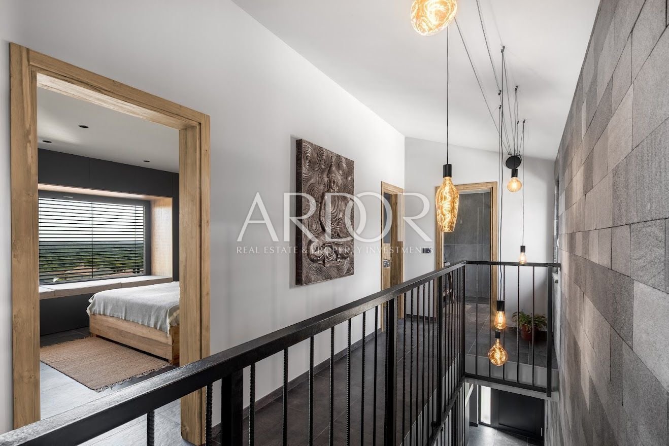 1713874070_image-39688-1