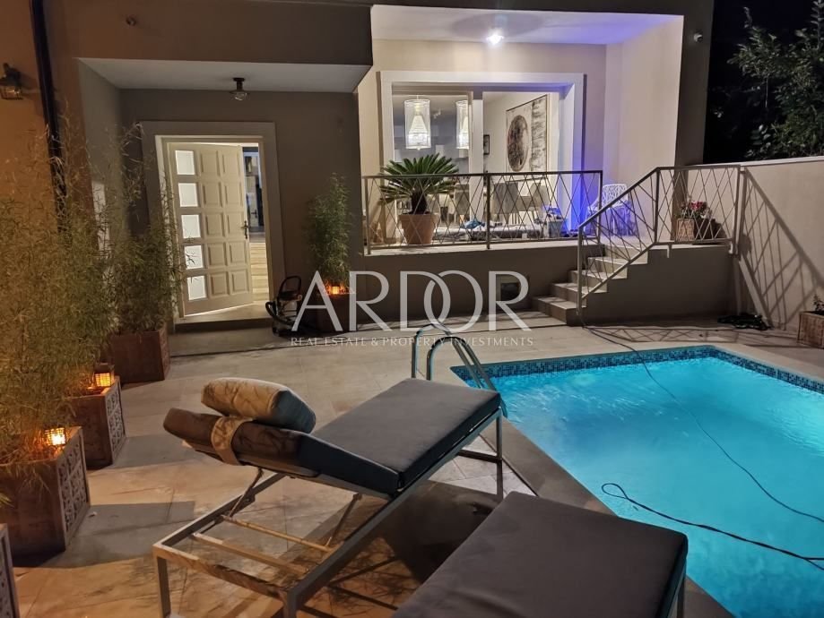 1718794302_pula-centar-villa-bazenom-slika-179885074