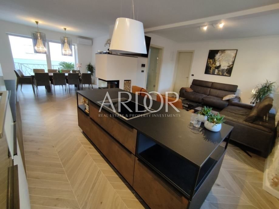 1718794306_pula-centar-villa-bazenom-slika-179885076