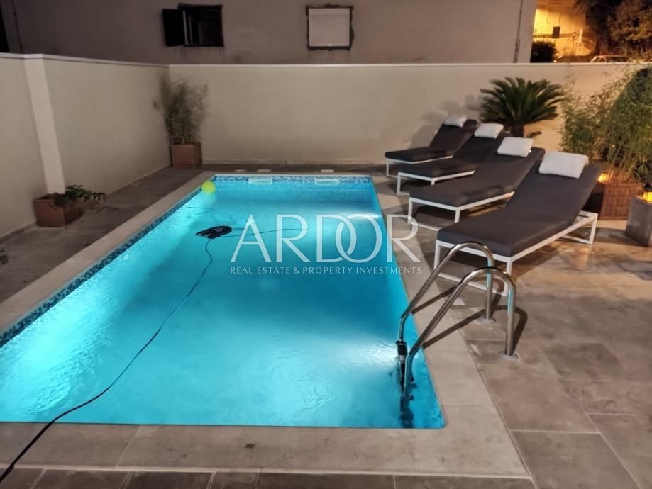 1718794324_pula-centar-villa-bazenom-slika-179885083