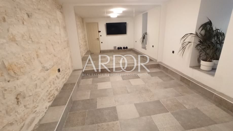 1718794325_pula-centar-villa-bazenom-slika-179885084