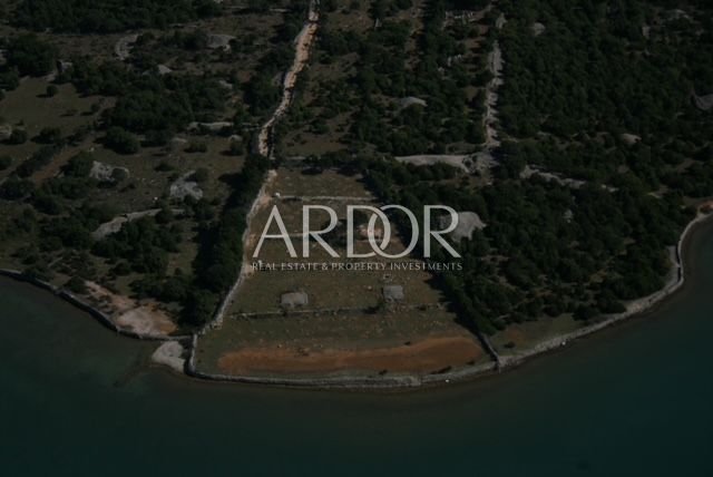 1720522726_canon-eos-400d-digital-3888x2592_000626