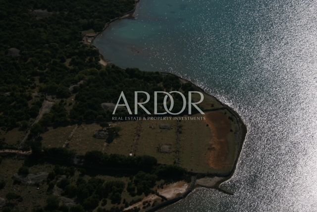 1720522739_canon-eos-400d-digital-3888x2592_000640