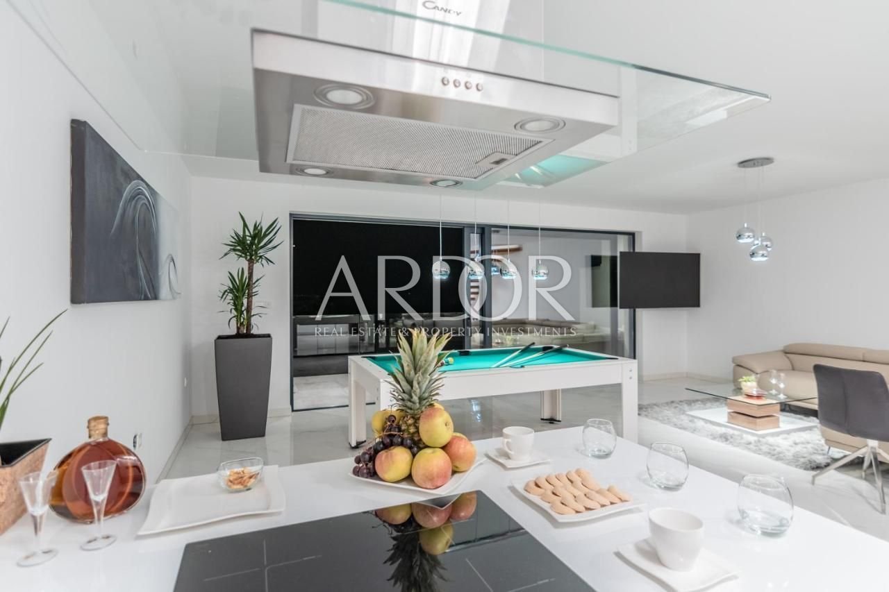 1720698888_292541361