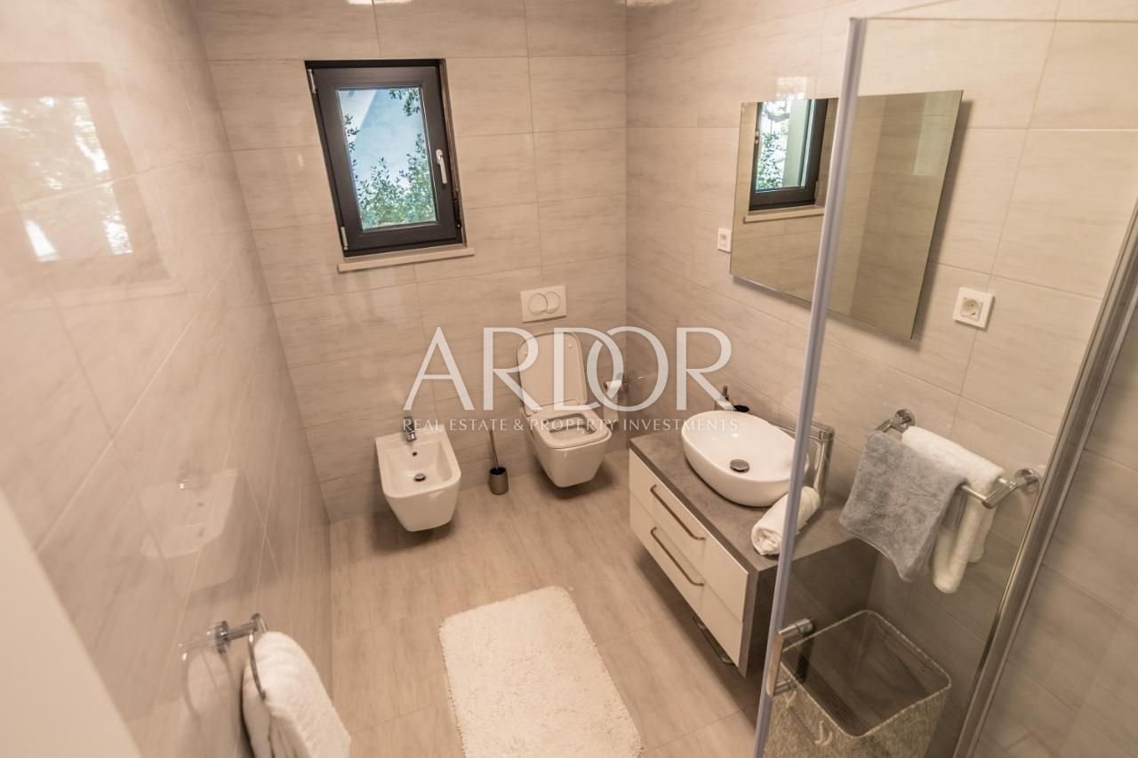 1720698892_292541369