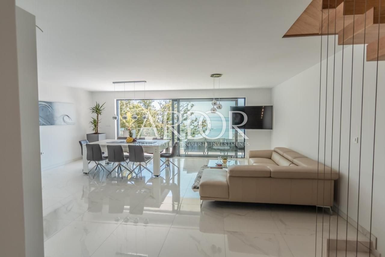 1720698900_292541409