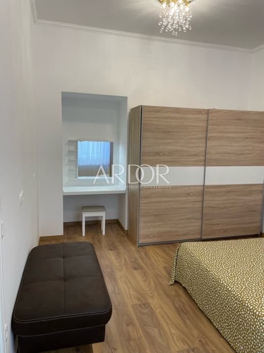 1731406284_stan-centar-75m2-slika-230317287