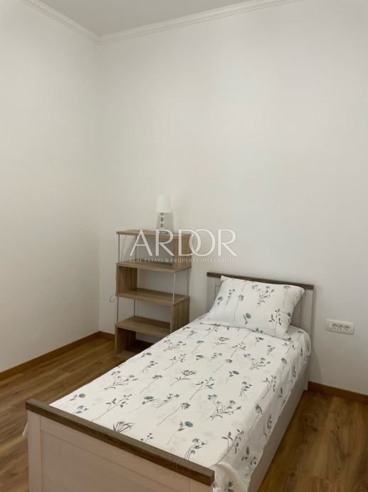 1731406310_stan-centar-75m2-slika-230317271