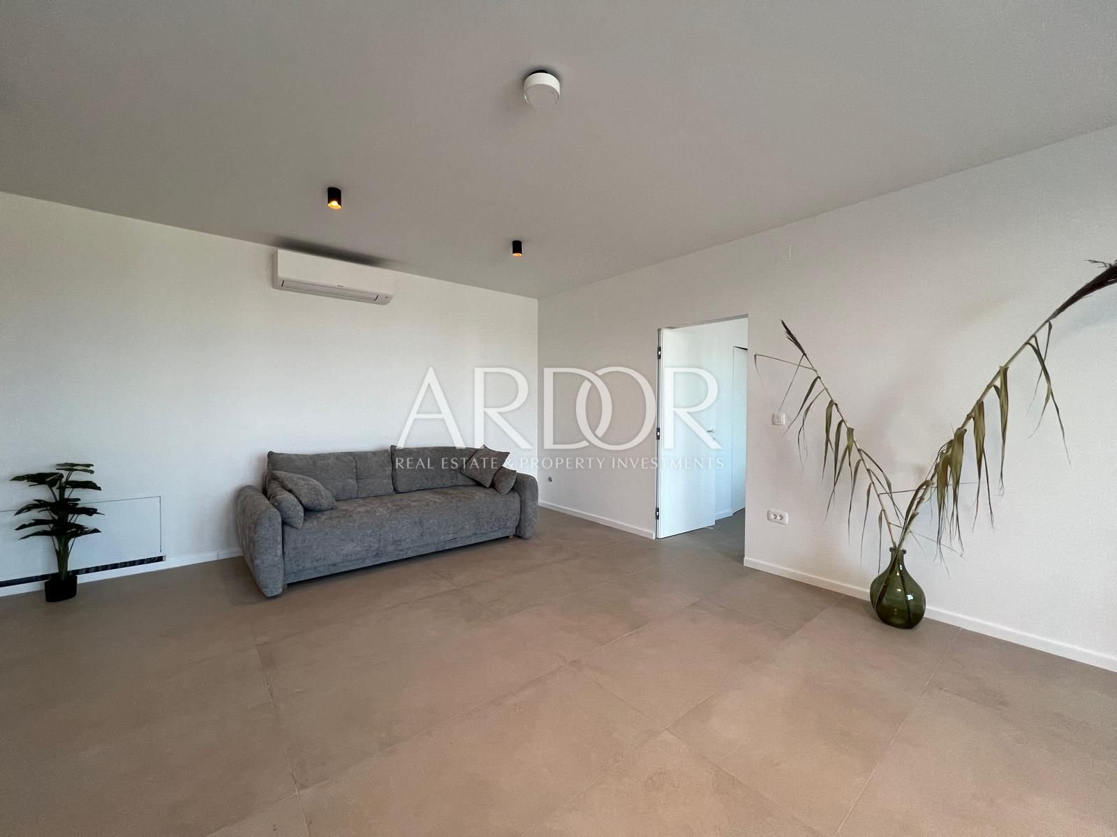 1736249105_whatsapp-slika-2025-01-07-u-12