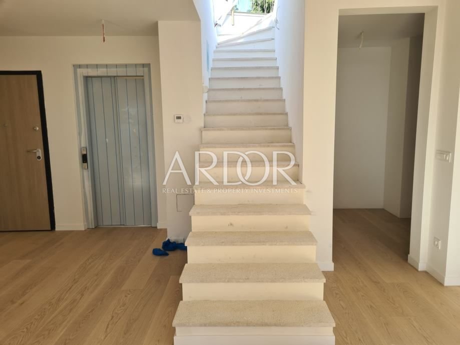 1747135096_opatija-strogi-centar-penthose-slika-241501325