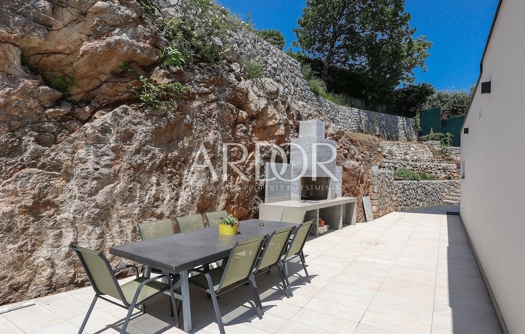 1711536156_clk160_outdoor_03