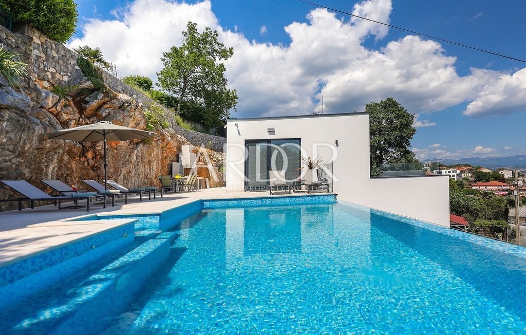 1711536158_clk160_pool_02