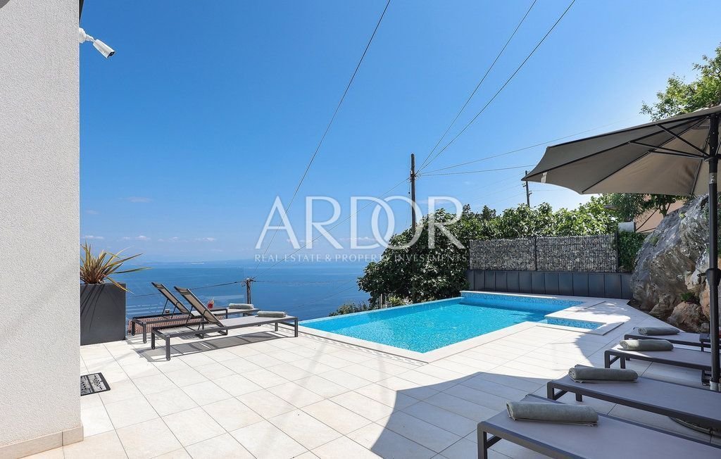 1711536160_clk160_pool_03