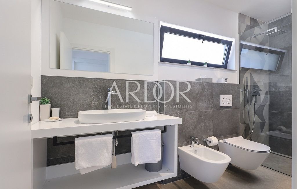 1711536183_clk160_bath_04