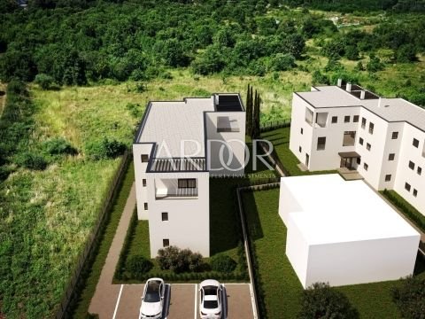 1759748079_thumb_531_54733_default_3rz9d5yz-1920x0