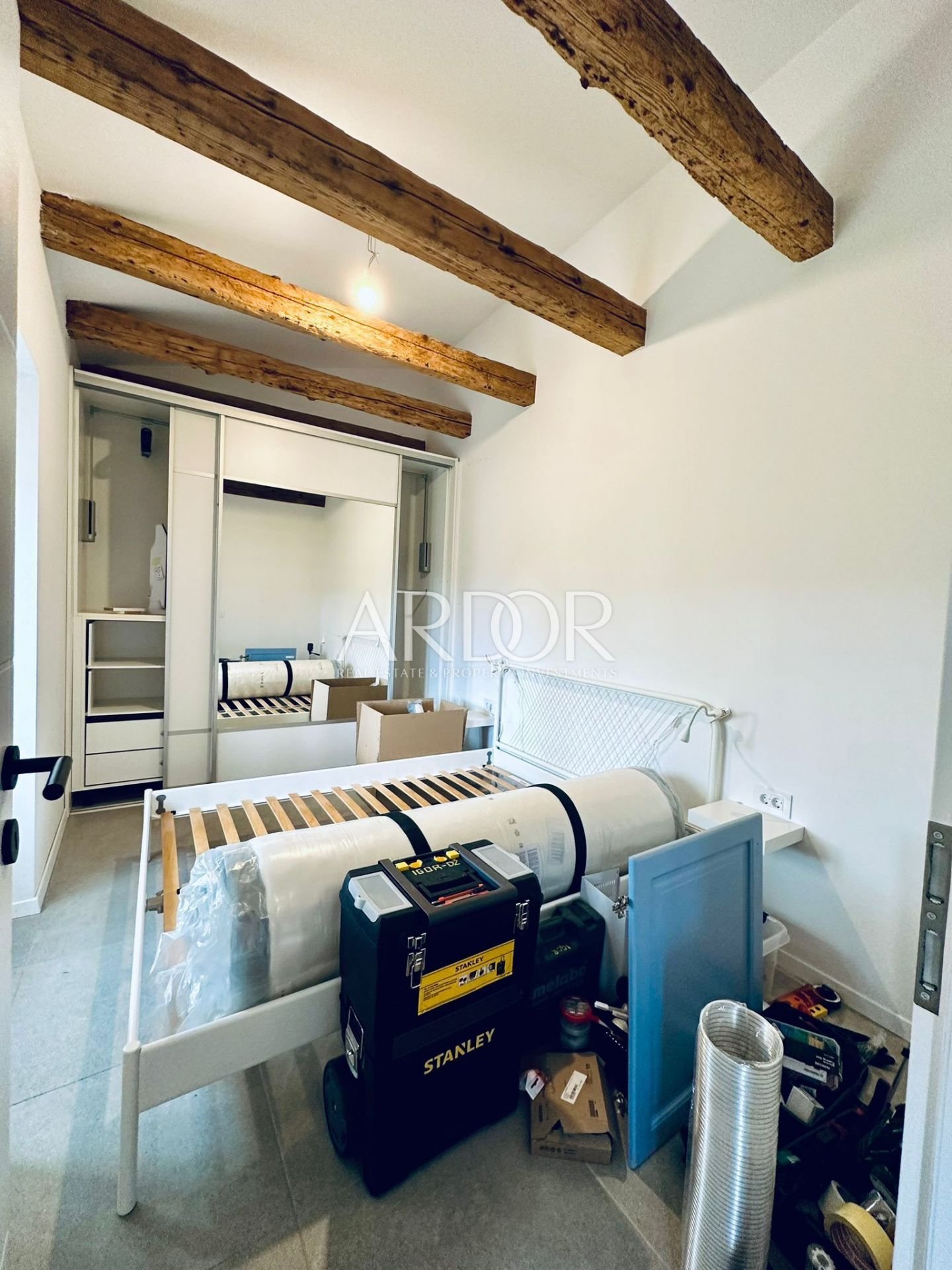 1714382197_whatsapp-slika-2024-04-27-u-12