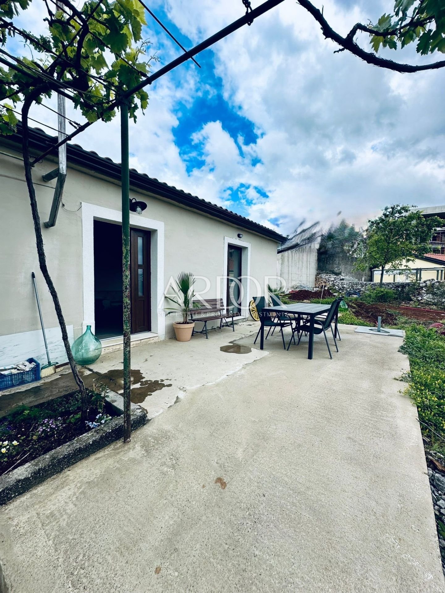 1714382228_whatsapp-slika-2024-04-27-u-12