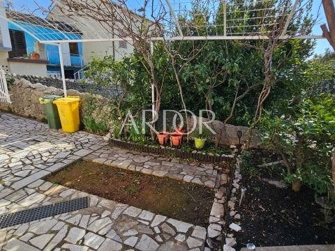 1763641699_thumb_1709811129_17