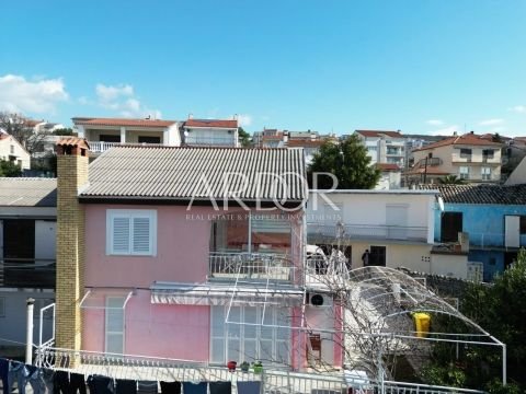 1763641721_thumb_1709811046_2