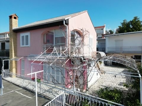 1763641725_thumb_1709811053_3