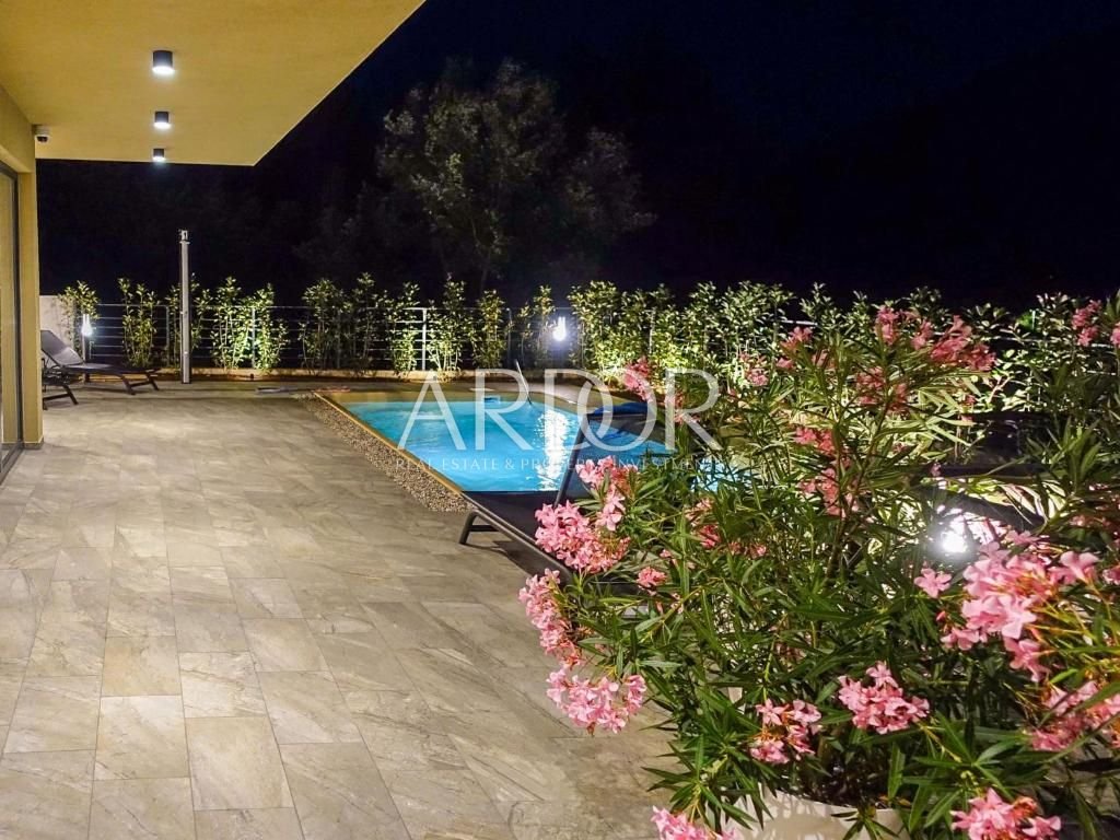 1770988495_665508843