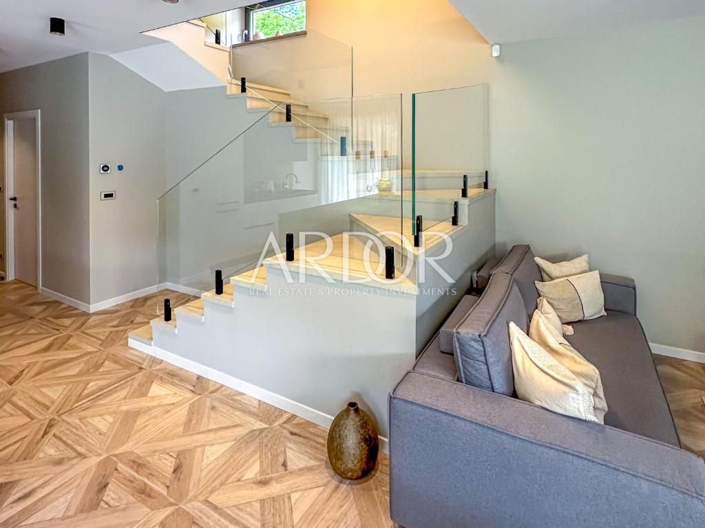 1770988555_665508690