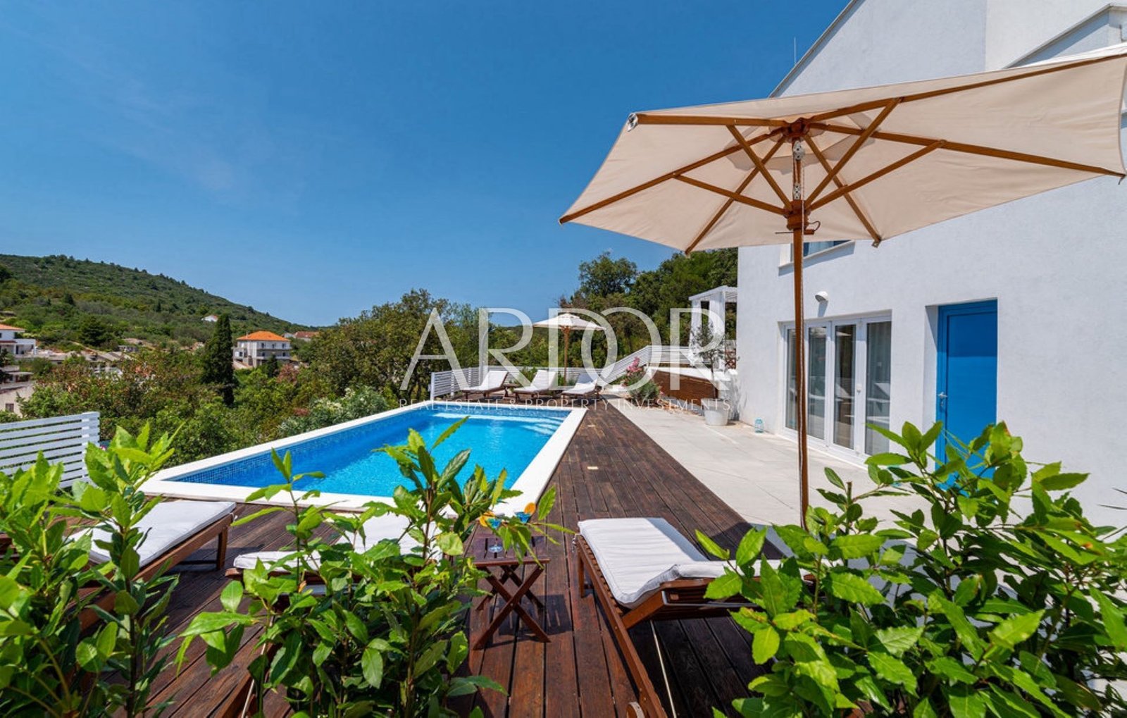 1771582027_cld628_pool_08