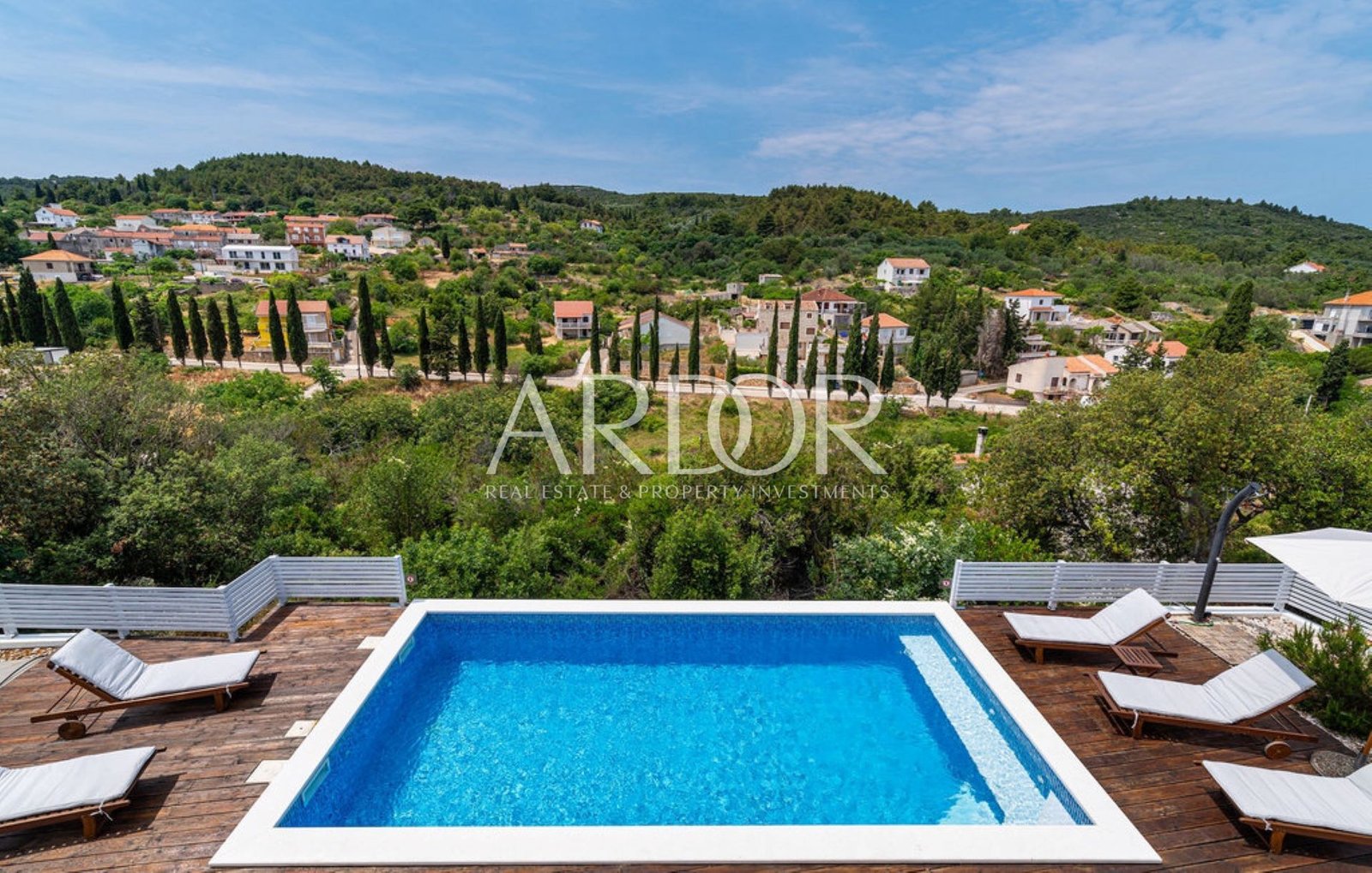 1771582037_cld628_pool_02