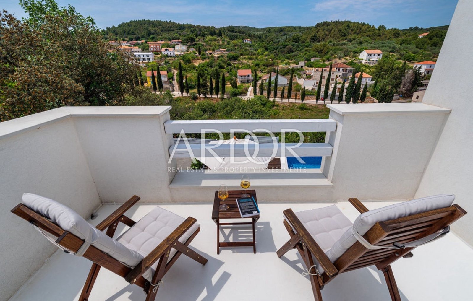 1771582045_cld628_outdoor_02