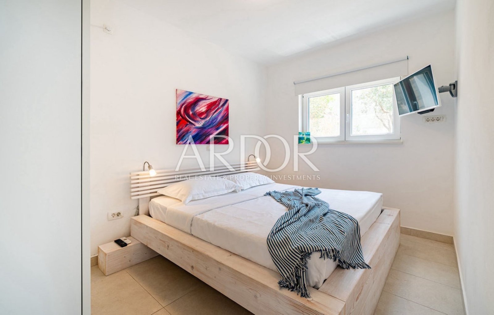 1771582071_cld628_bed_06